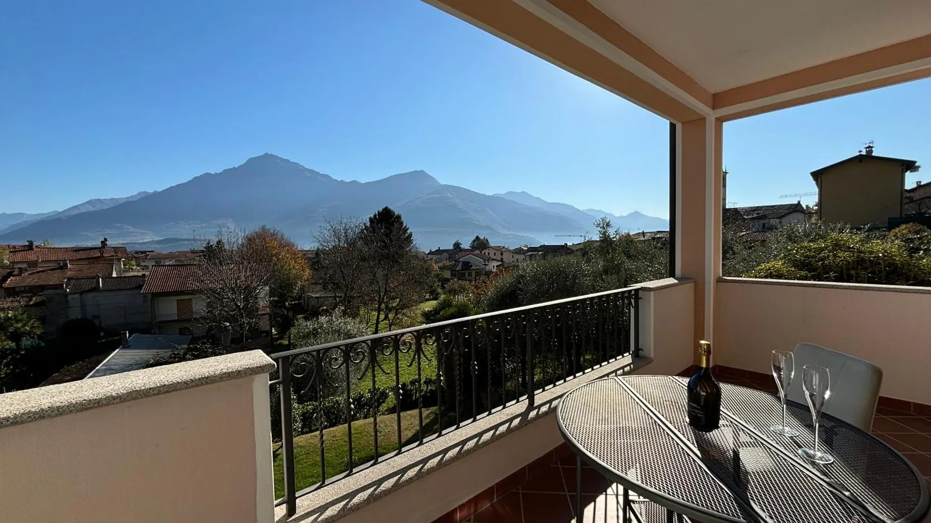 Apartment Casetta Larianella - Larihome A76 Gravedona