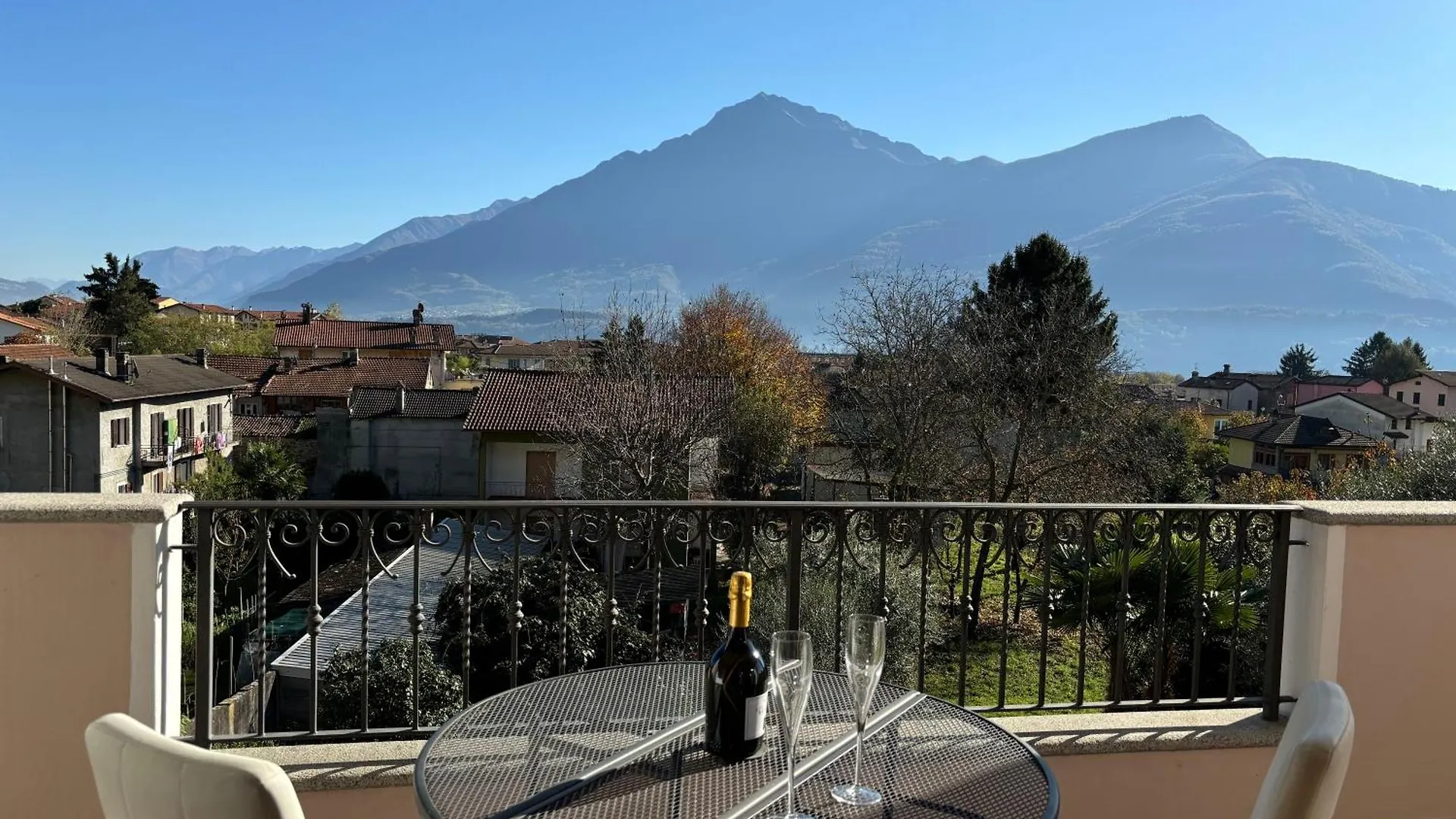 Apartment Casetta Larianella - Larihome A76 Gravedona
